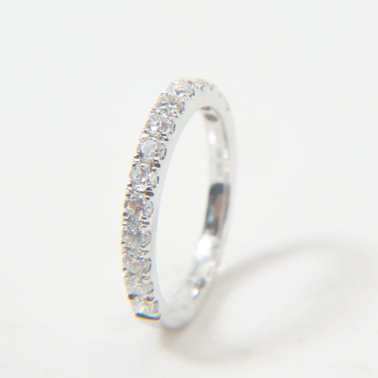 Meia aliança diamantes